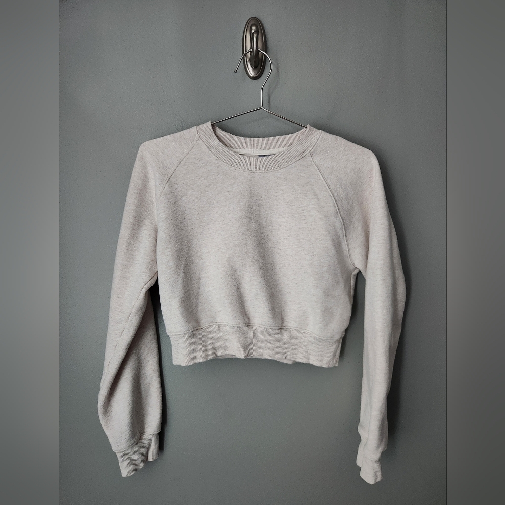 TNA Aritzia Cozy Fleece Perfect Fit Crop Sweatshirt Size Small